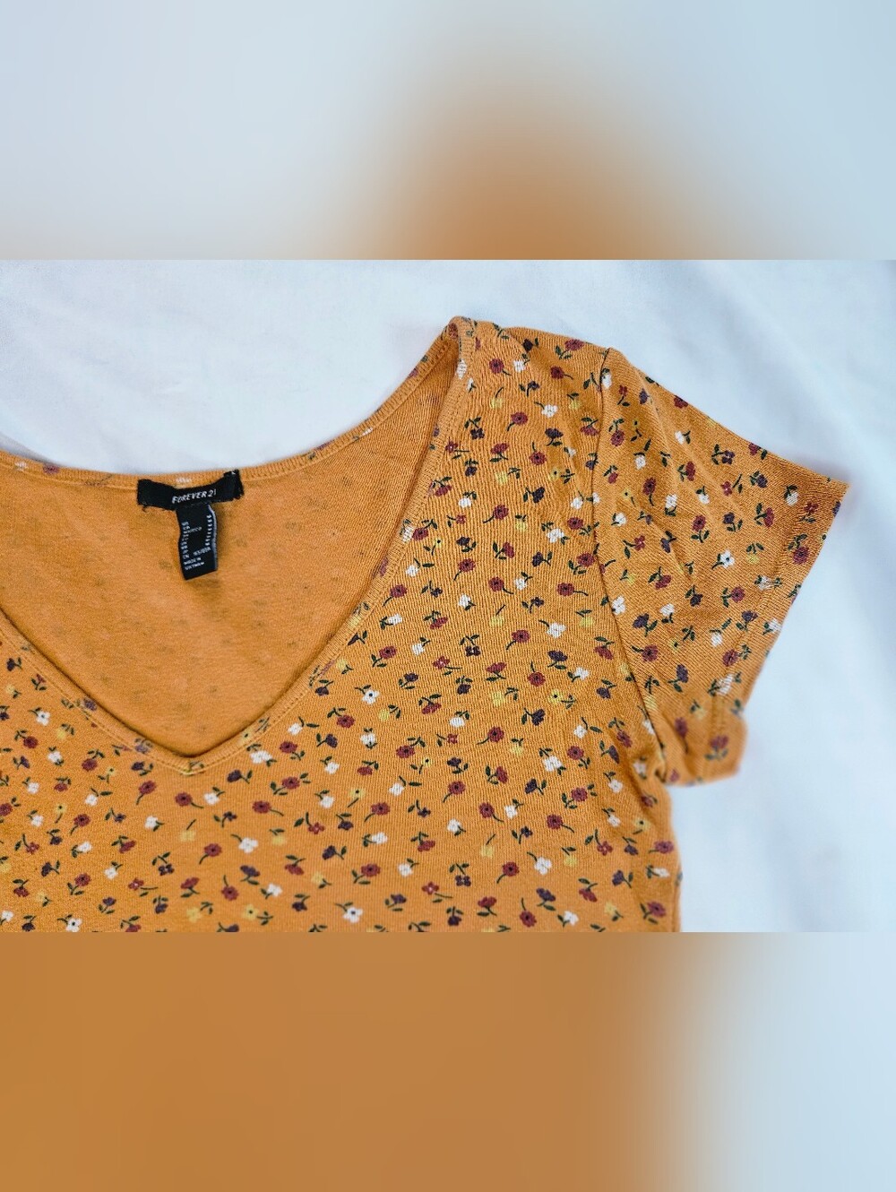 Forever 21 Juniors Mustard Yellow Floral V-neck Short Sleeve Cropped Top Size M - Picture 4 of 12